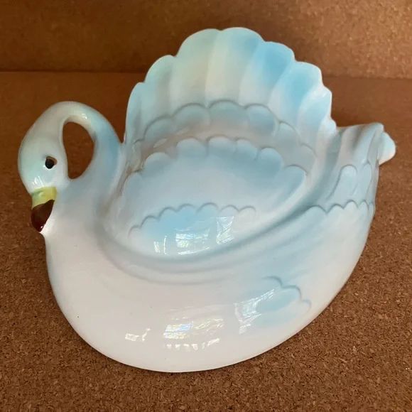 Vintage Blue and White Swan Wall Pocket - Picture 4 of 6
